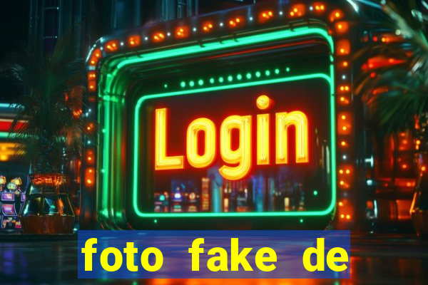 foto fake de menina no espelho cabelo cacheado
